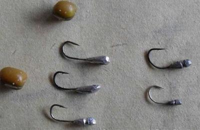 釣魚:傳統釣釣鯽魚時如何選擇朝天鉤?